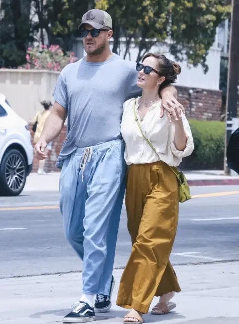 Actress Minka Kelly and Singer Dan Reynolds Spotted Grabbing Lunch and Coffee in Los Angeles 05-25-25