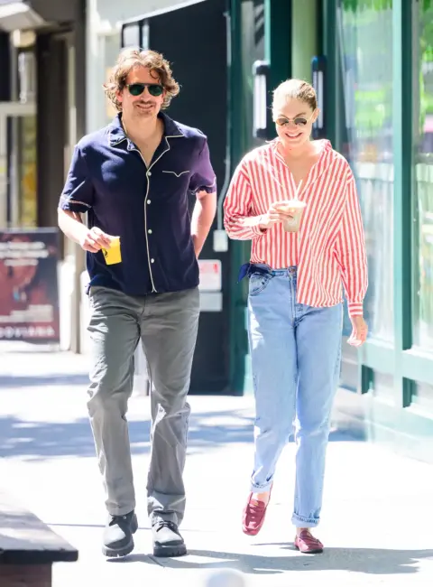 Gigi Hadid and Bradley Cooper Enjoy NYC Coffee Together 05-07-25