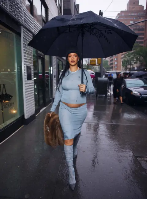 Rihanna Arrives in Style: Met Gala 2025 Baby Bump Reveal 05-05-25