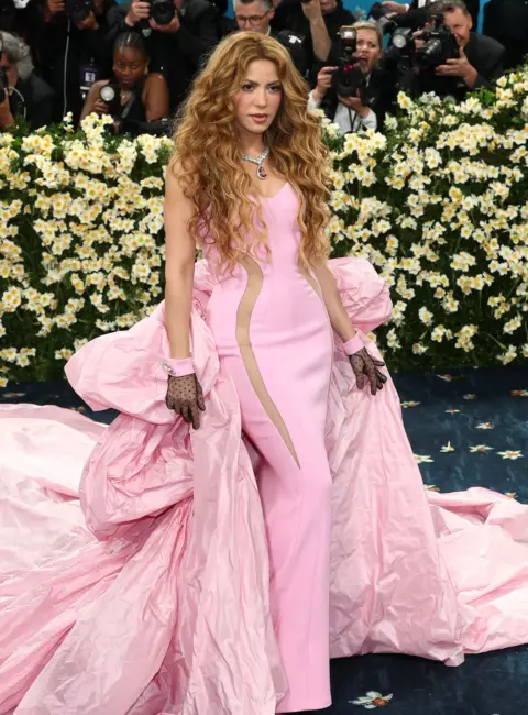 Shakira – The 2025 Met Gala Celebrating ‘Superfine Tailoring Black Style’ in New York 05-05-25