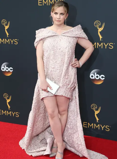 Anna Chlumsky – 2016 Emmy Awards