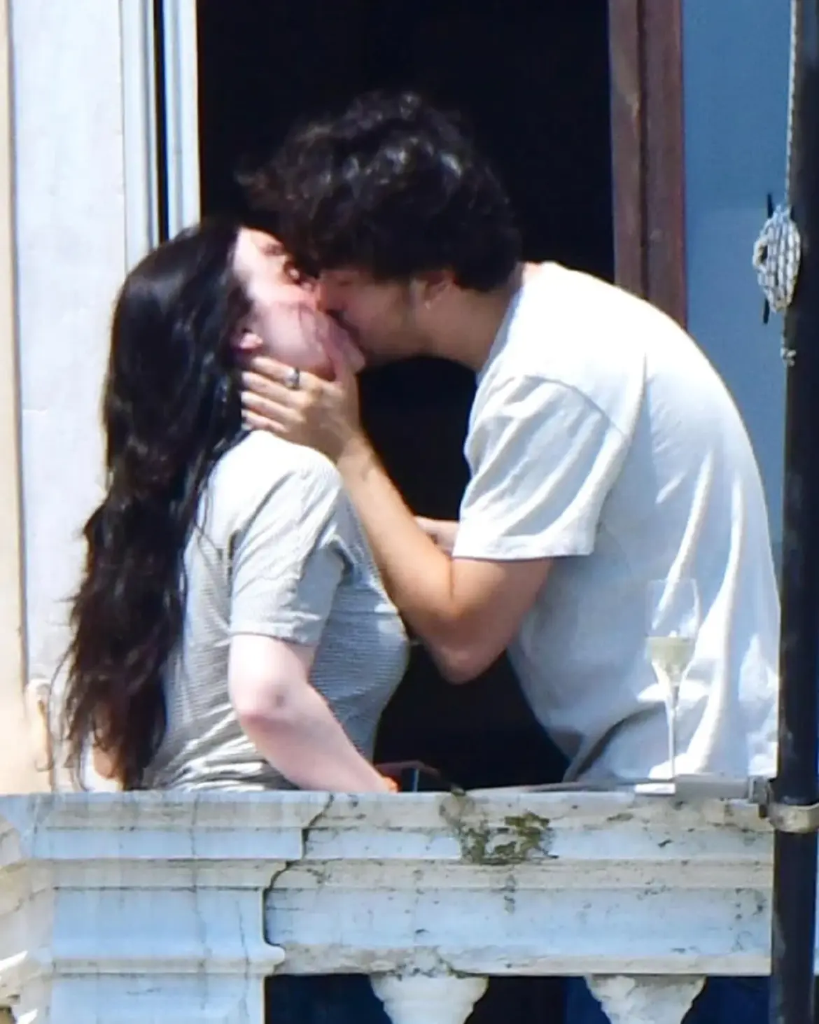Billie Eilish Spotted with Rumored Boyfriend Enjoying a Romantic Getaway in Venice 06-08-2025