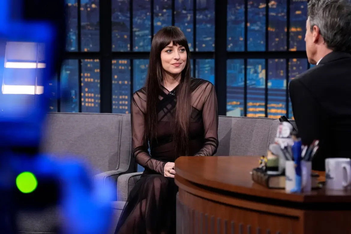 Dakota Johnson – Late Night with Seth Meyers 06-05-25 Dakota Johnson – Late Night with Seth Meyers 06-05-25