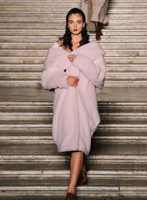 Deva Cassel – Max Mara Resort 2026 Collection Fashion Show, Caserta, Italy  06-17-25