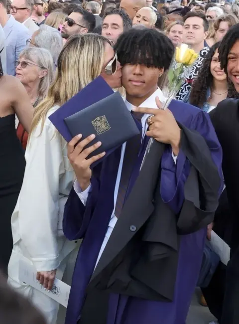 Heidi Klum and Seal Reunite for Son Johan’s High School Graduation Celebration in Downtown Los Angeles 06-11-25