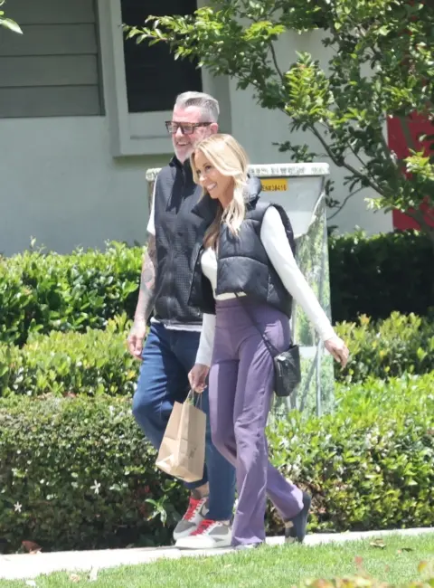 Jeanie Buss Takes a Leisurely Stroll to the Farmers Market in LA 06-21-25