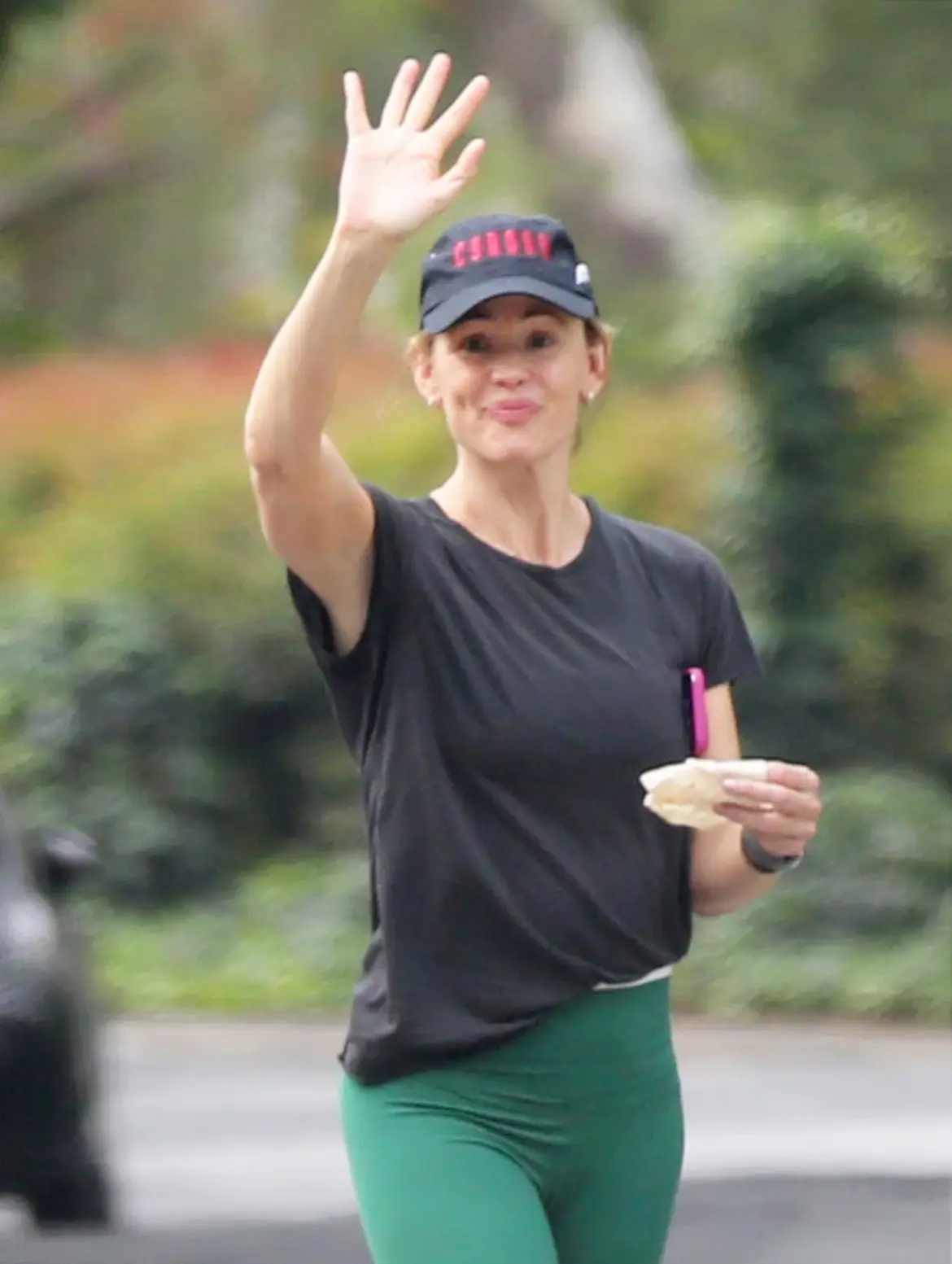 Jennifer Garner Radiates Joy as She Catches Up with Friends in the Middle of the Street Post Charity Run 06-03-25