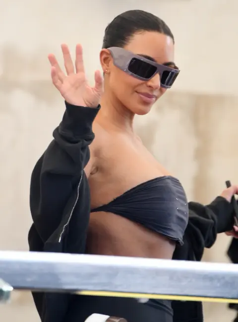 Kim Kardashian, Khloe, and Kris Jenner Make a Stylish Entrance at The Gritti Palace in Venice 06-26-25