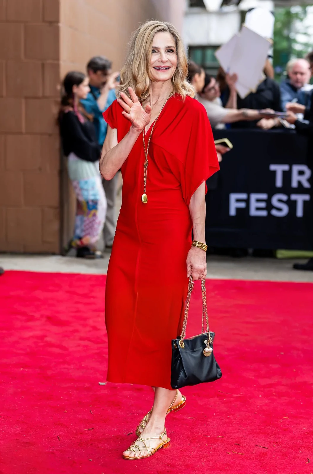 Kyra Sedgwick – ‘The Best You Can’ Premiere at Tribeca Film Festival in New York City 06-07-25 Kyra Sedgwick – ‘The Best You Can’ Premiere at Tribeca Film Festival in New York City 06-07-25