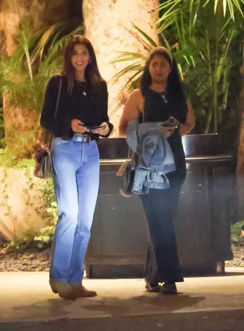 Pia Whitesell Casual Dinner Outing with a Friend in Los Angeles 06-26-25