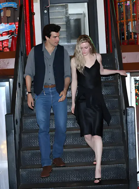 Sarah Pidgeon and Paul Kelly on the Set of Ryan Murphy’s ‘American Love Story’ in Downtown, Manhattan 06-18-28