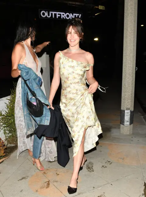 Scout Willis Turns Heads at Chateau Marmont Dinner with Friend in L.A. 06-12-25