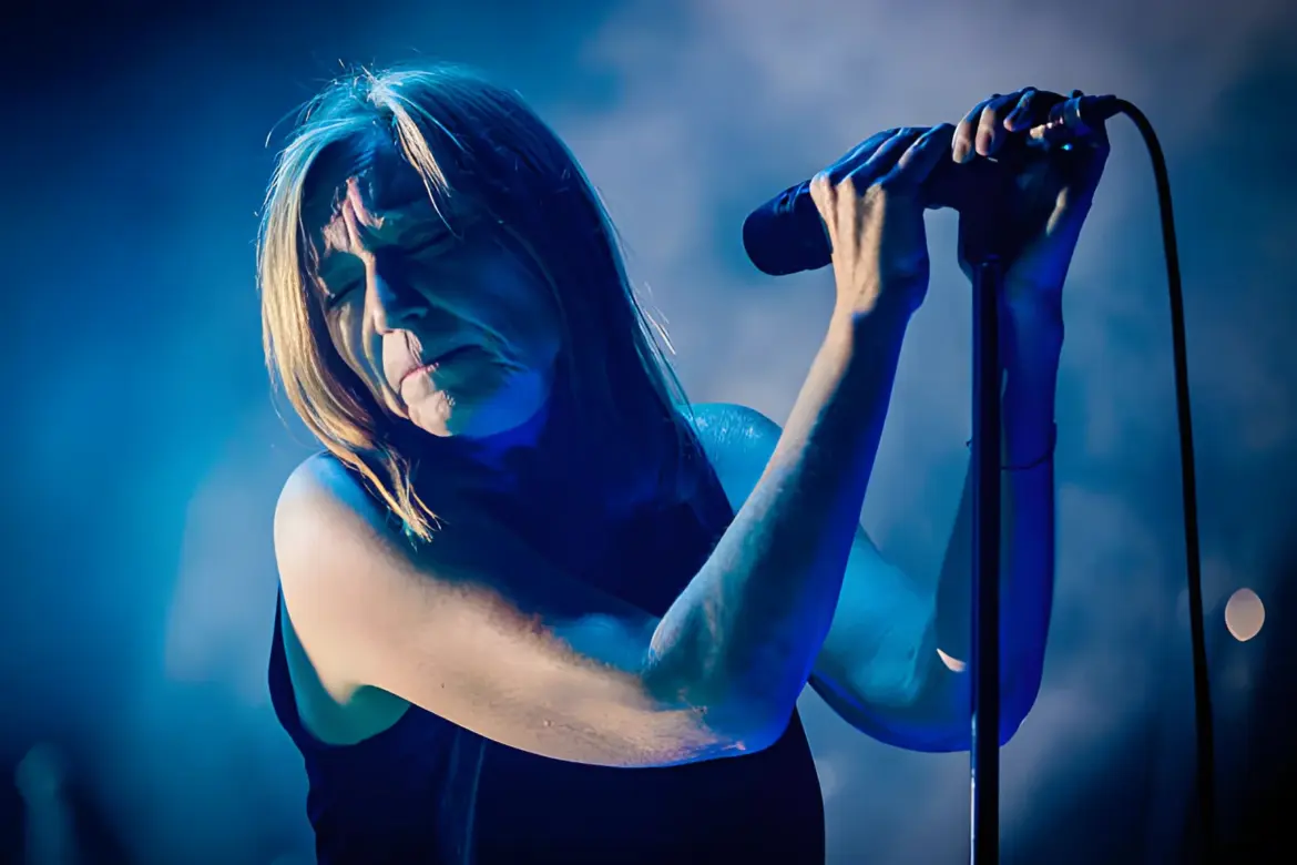 Beth Gibbons – Performs at Giardino Della Triennale in Milan, Italy 07-11-25