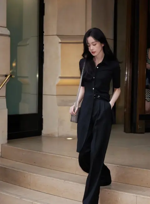Cecilia Liu Shishi (Cecilia Liu) Heads for Celine’s Pre-show Dinner for Fashion Week in Paris, France 07-06-25