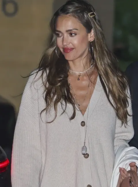 Jessica Alba Enjoys Family Night Out at Nobu Restaurant in Malibu 07-06-25