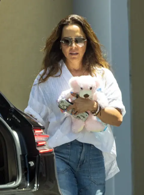 Kate Del Castillo and Edgar Bahena’s Fun Day Out in Encino 07-07-25