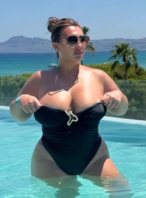 Lauren Goodger Enjoys the Summer Sun in Portugal 07-28-25