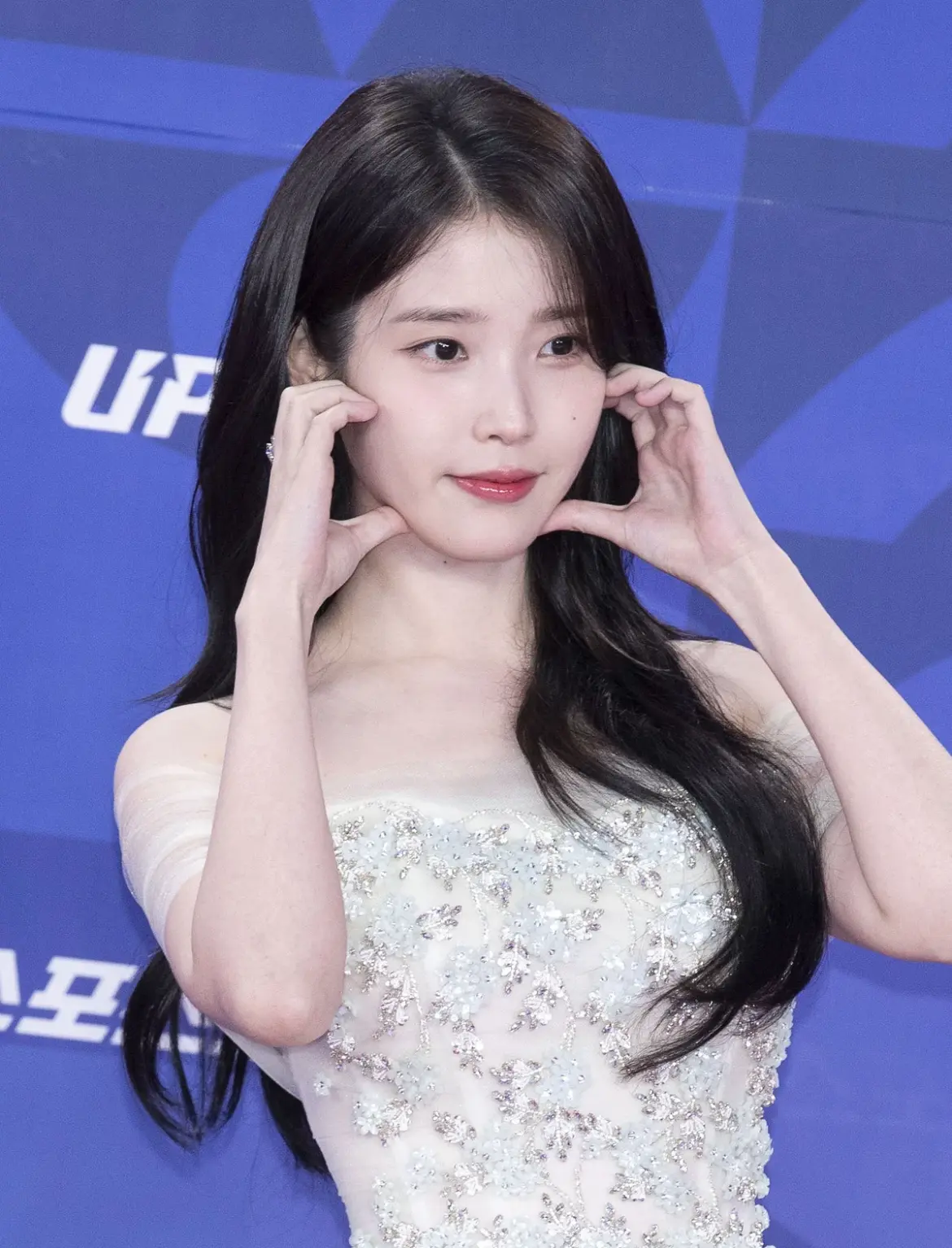 Lee Ji-eun – ‘4th Blue Dragon Series Awards’ at Paradise City Chroma in Incheon, South Korea  07-18-25