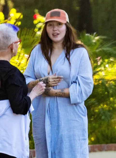 Noah Cyrus Reconnects with Childhood Friends in Toluca Lake Reunion 07-06-25