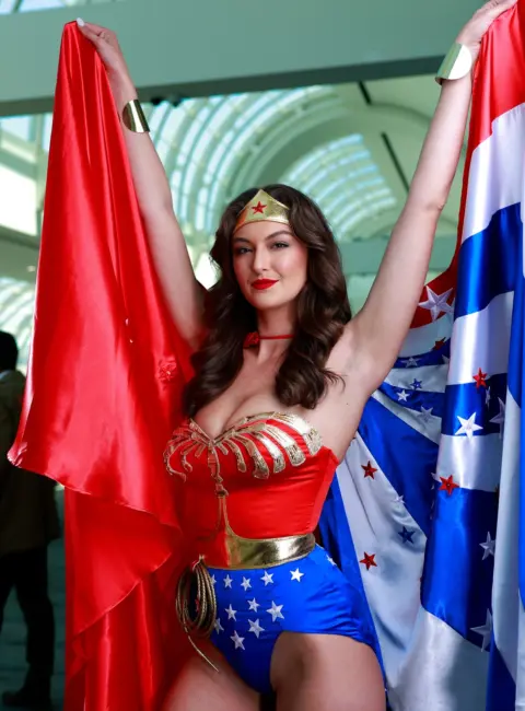 Rachel Pizzolato – Attends 2025 Comic-Con International in San Diego and Dressed as Wonder Woman 07-25-25