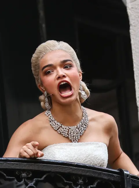 Rachel Zegler’s Emotional Performance of ‘Don’t Cry For Me Argentina’ Brings Tears at the London Palladium 07-03-25