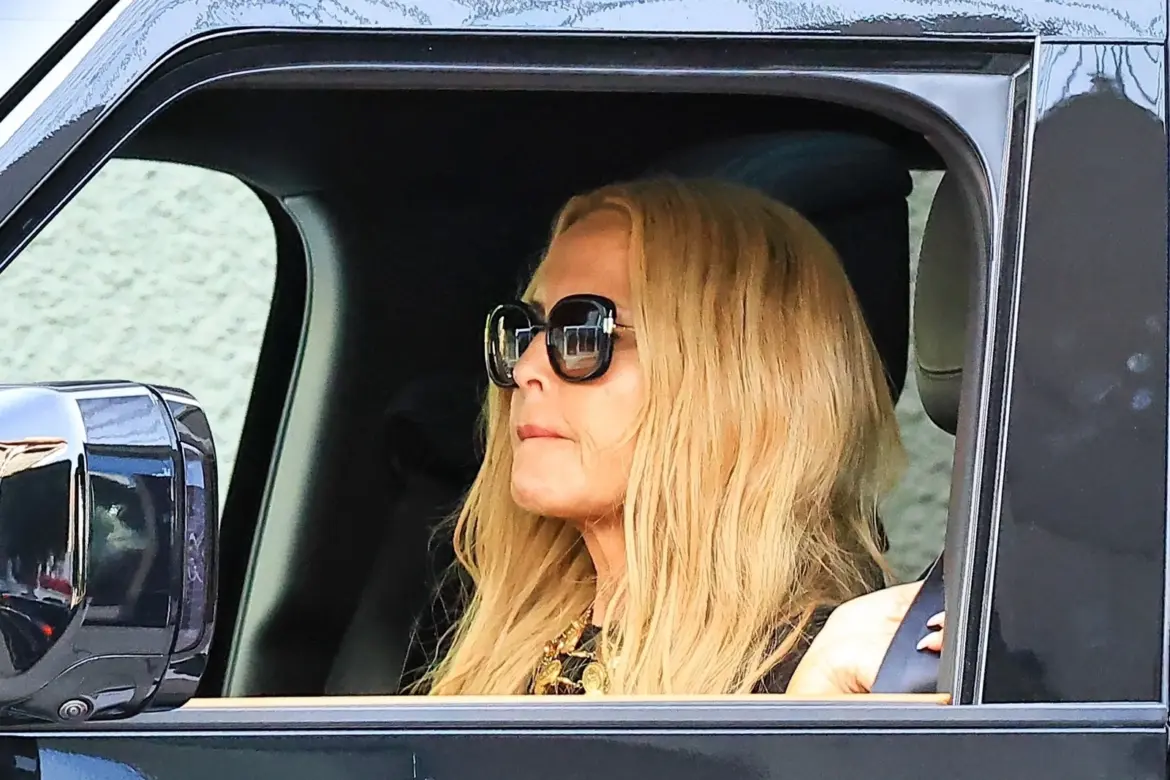 Rachel Zoe Spotted in Beverly Hills 07-22-25