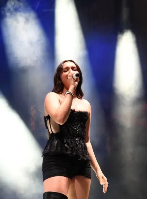 Sarah Toscano – ‘Summer Tour 2025’ in Vallo della Lucania, Salerno,Italy 07-29-25