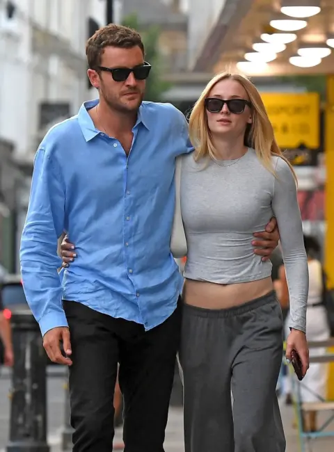 Sophie Turner Spotted Getting Cozy with Boyfriend Peregrine Pearson on Portobello Road in Notting Hill 07-09-25