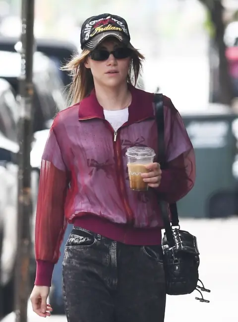 Suki Waterhouse Stuns in Urban Chic Outfit During NYC Outing 07-07-25
