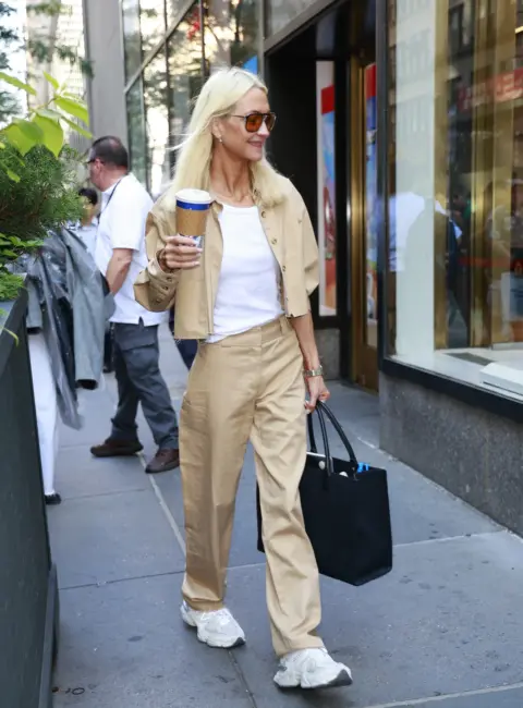 Zanna Roberts Rassi Arrives at Today Show in New York City 07-08-25