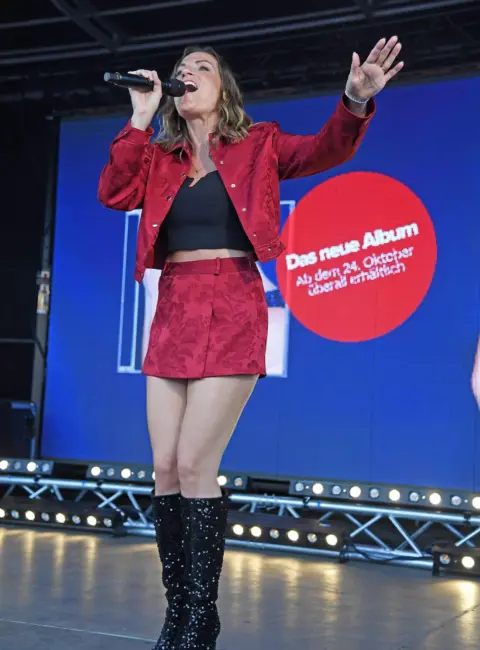 Anni Perka – Performs on Stage during ‘Schlager am Vachwerk-Das Grosse Radio Schlagerparadies’ Sommer Open Air by Sonnenklat.TV in Vacha, Germany 08-17-2025