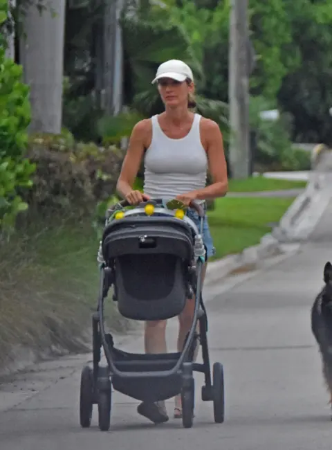 Gisele Bundchen and Joaquim Valente Enjoy a Peaceful Walk Together in Florida 08-21-2025