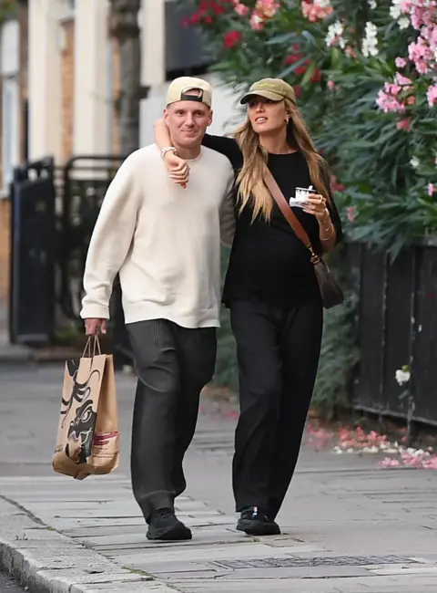 Jamie Laing and Sophie Habboo: A Romantic Stroll Through Notting Hill 07-31-2025