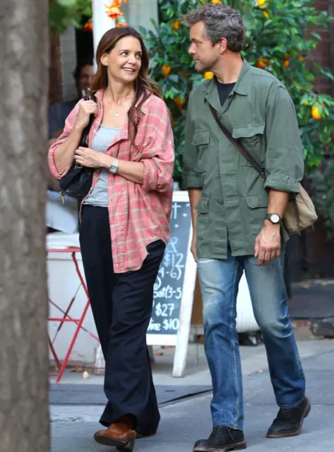 Katie Holmes and Joshua Jackson Spotted Together at the ‘Happy Hours’ Set in New York 08-17-2025