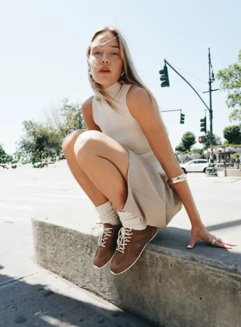 Olivia Ponton – Tory Burch Field Sneakers August 2025