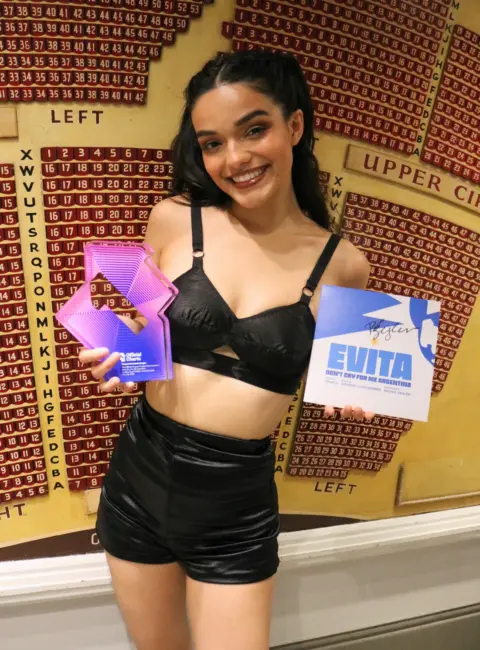 Rachel Zegler Receives Surprise Number 1 Award for Best-Selling Vinyl in London 08-10-2025