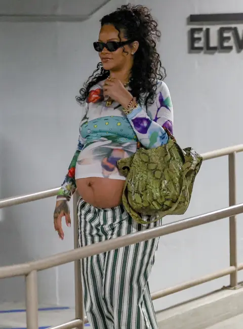 Rihanna Spotted Flaunting Baby Bump During Errand Run in LA 08-25-2025