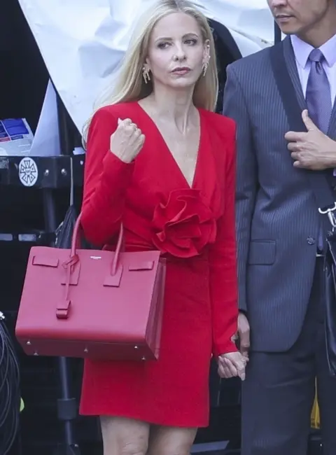 Sarah Michelle Gellar on Set of ‘Buffy the Vampire Slayer’ Reboot in Los Angeles 08-09-2025