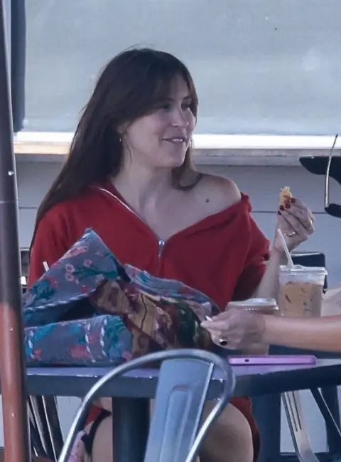 Scout Willis Reconnects with Friends in Los Angeles 08-22-2025