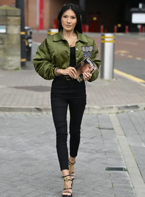 Sophie Lee Makes Waves as She Unveils Her Book and Empowers Others with Body Positivity Workshop 08-14-2025