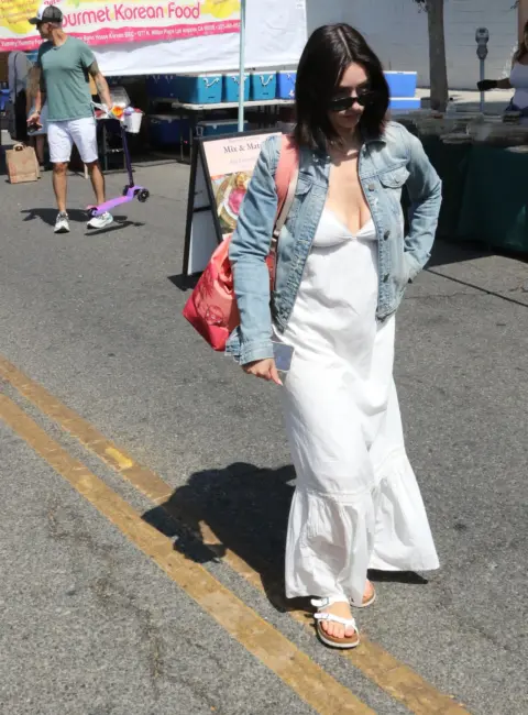 Taylor Anne Danehower Enjoys Fresh Finds at Studio City Farmers Market 08-17-2025