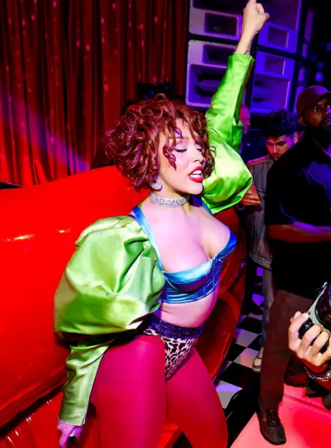 Doja Cat – Apple Music Celebrates Doja Cat’s New Album 09-25-2025