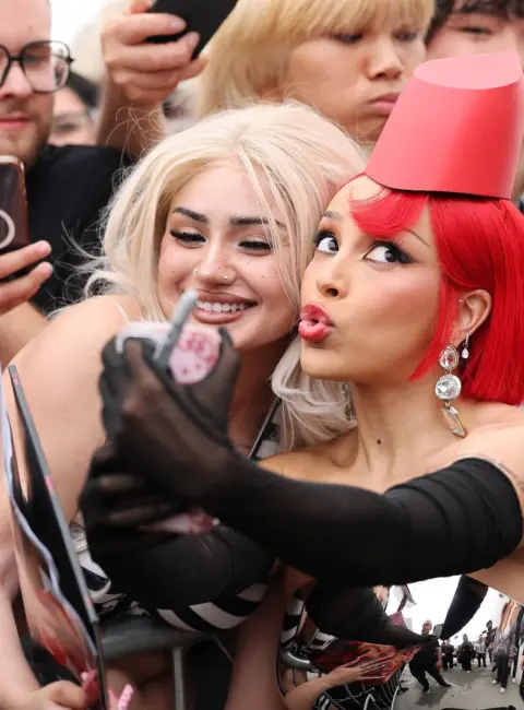 Doja Cat Joins Fans at Glendale Galleria for Match Day Celebration 09-27-2025