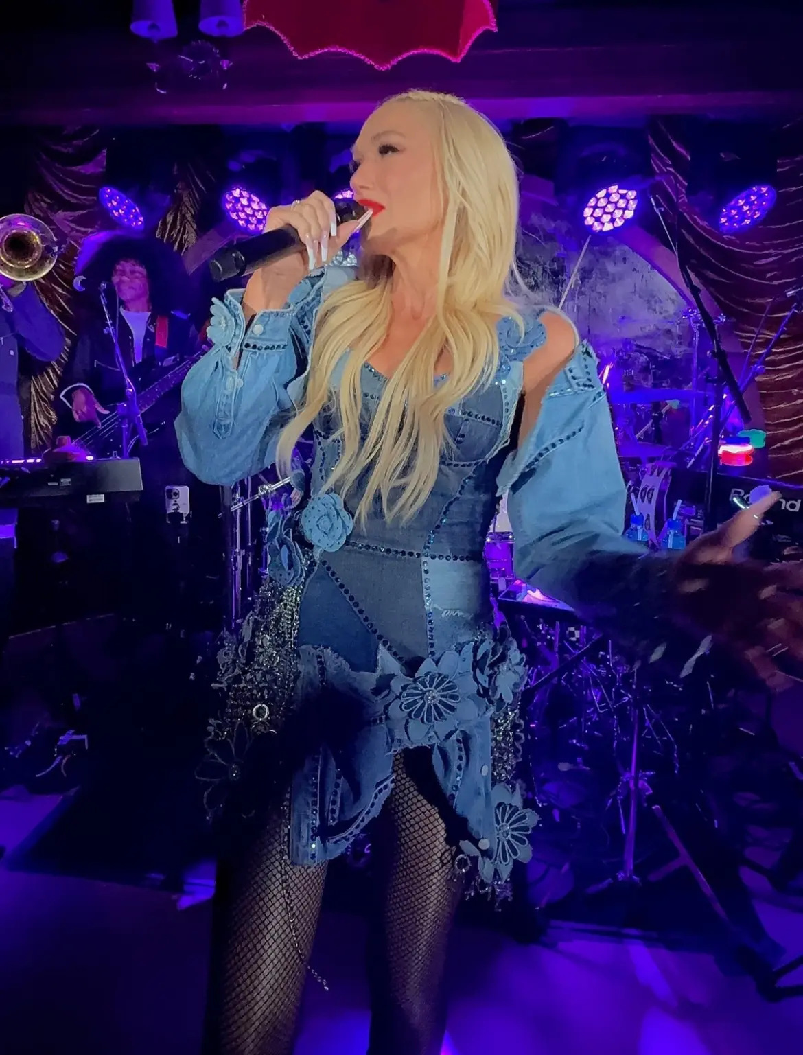 Gwen Stefani – Delivers Intimate Performance During Private Show in Long Island 08-30-2025
