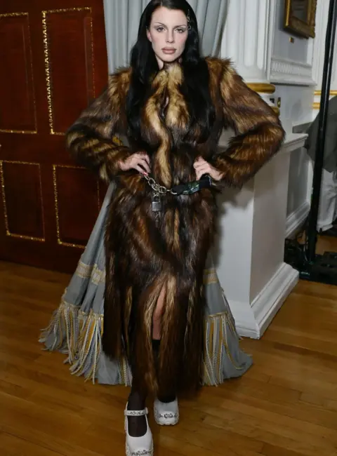 Julia Fox – Attends the Simone Rocha Show During LFW in London, England 09-21-2025