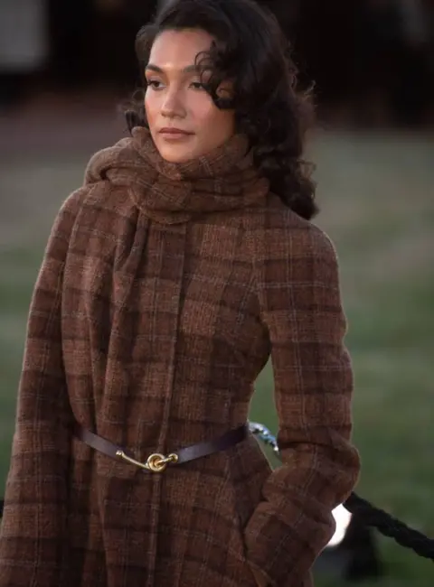 Olivia Dean – Attends the Burberry Show During the London Fashion Week at Hyde Park in London, England 09-22-2025