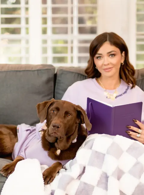 Sarah Hyland – Partners with Purina and The Purple Leash Project September 2025