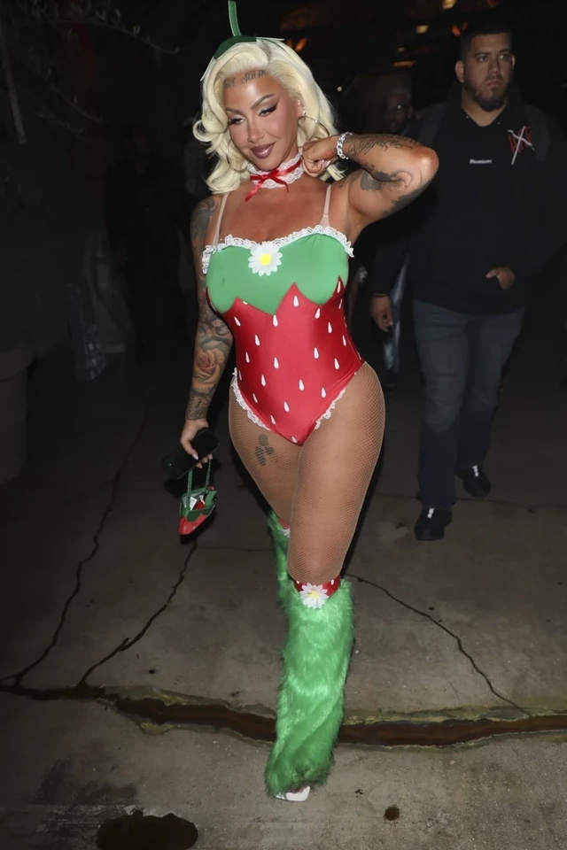 Amber Rose Shines at Amberween’s Star-Studded Birthday Bash 10-24-2025