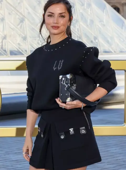 Ana de Armas – Attends the Louis Vuitton Womenswear Spring/Summer 2026 Show as Part of Paris Fashion Week in Paris, France 09-30-2015