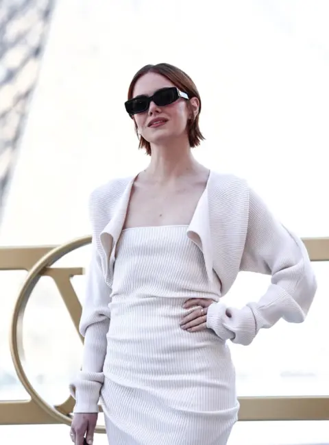 Emma Stone – Attends the Louis Vuitton Womenswear Spring/Summer 2026 Show as Part of Paris Fashion Week in Paris, France 09-30-2025